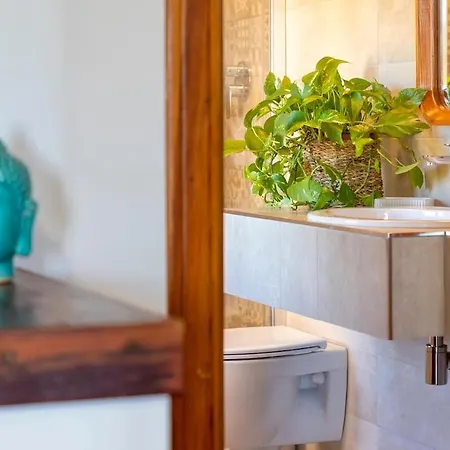 Con Piscina Βίλα