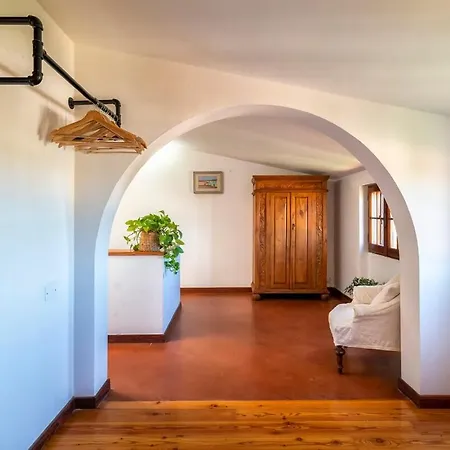 Con Piscina Βίλα *