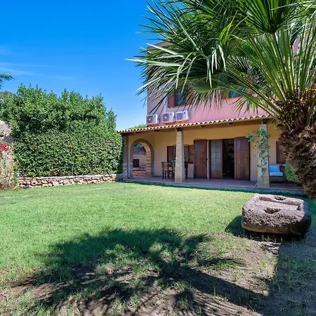 Con Piscina Villa