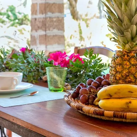 Con Piscina Βίλα