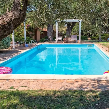 Villa Con Piscina