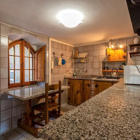 Con Piscina Villa *